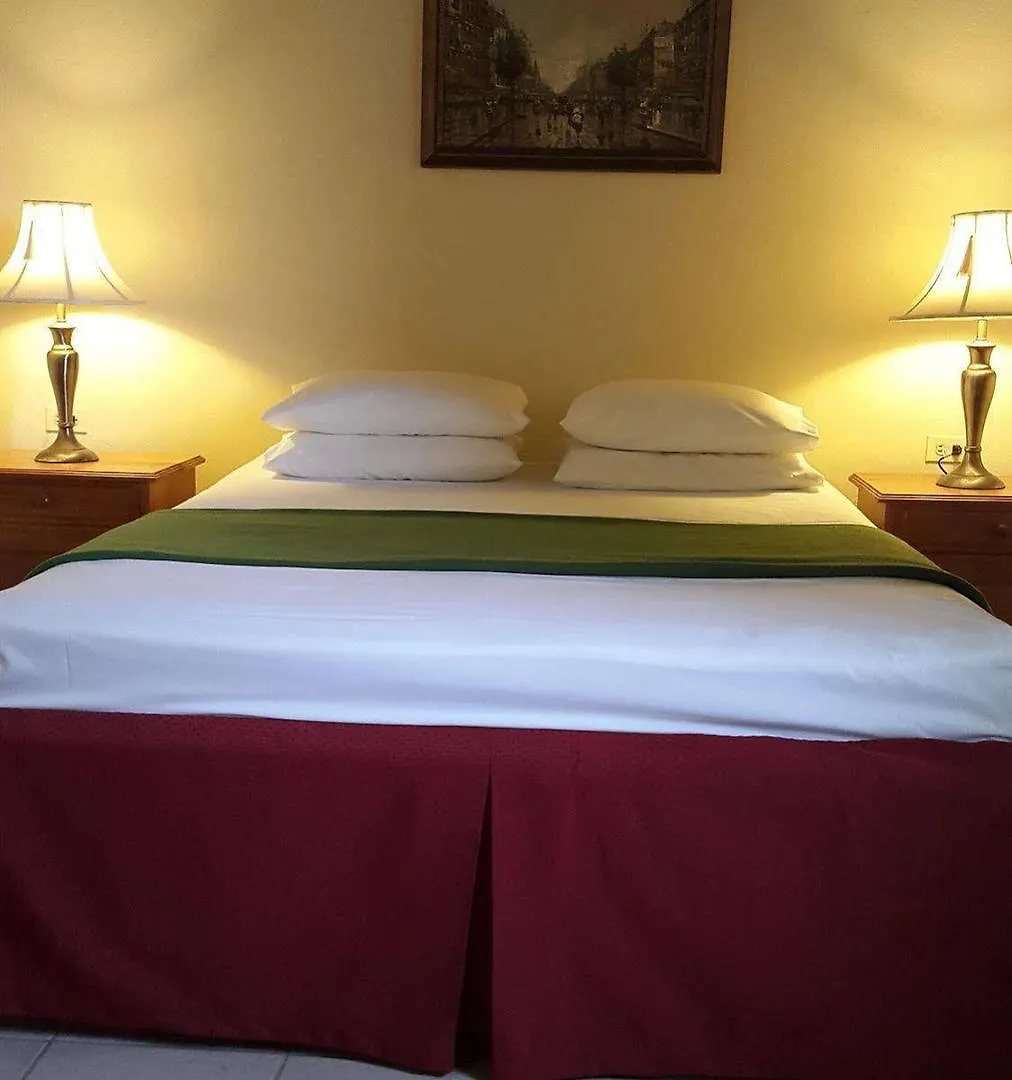 Hotel Ade'S Domicil Bacolet Penzion